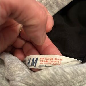 H&M Light Gray Sweatshirt size 6/7